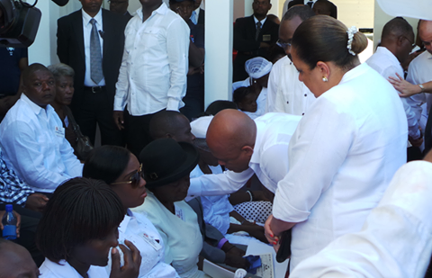 Haiti&rsquo;s President Michel Martelly tries to comfort relatives of the victims of the tragic carnival accident (Photo: President&rsquo;s Office)