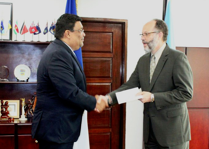 The Plenipotentiary Representative of Nicaragua to the Caribbean Community (CARICOM), His Excellency Valdrack Ludwig Jaentschke, presents his Letter of Credence to the Secretary-General, CARICOM, Ambassador Irwin LaRocque, July 2016 at the CARICOM Se