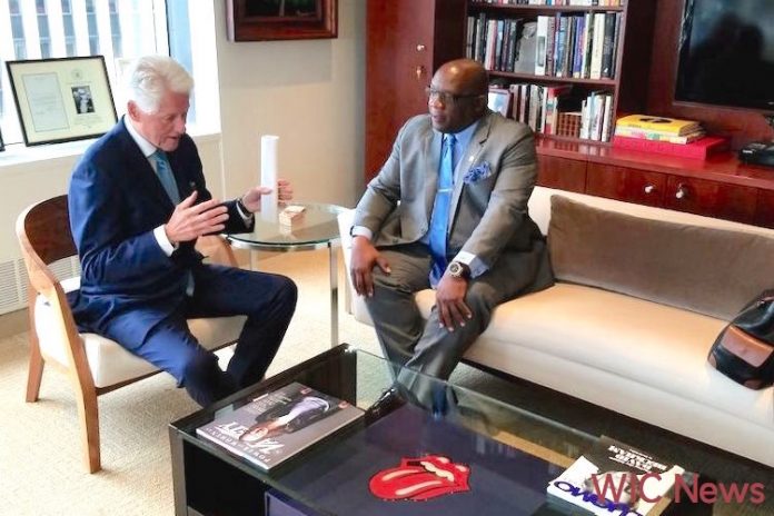 President Bill Clinton and Prime Minister Timothy Harris.