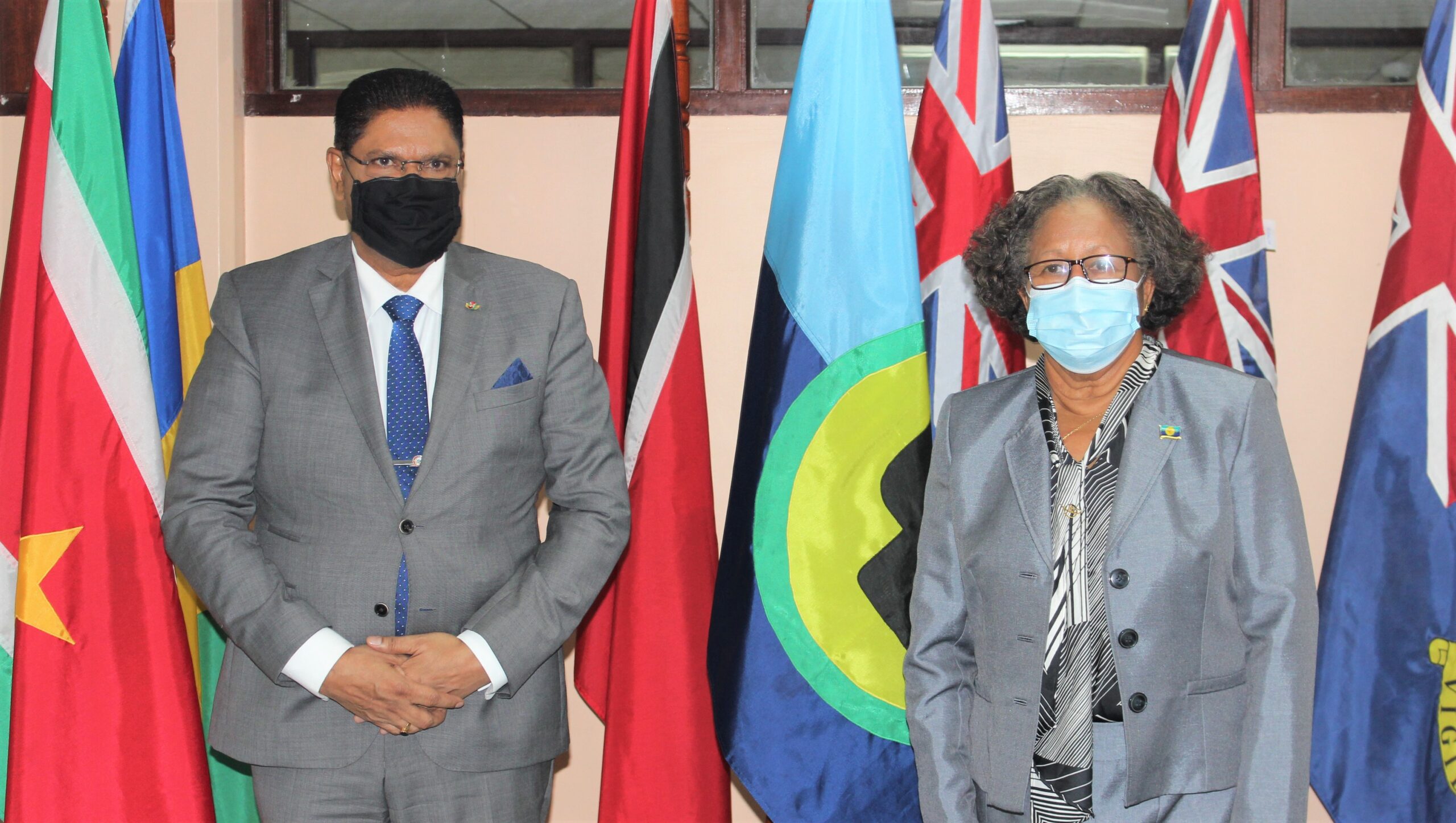 sg-president-standing