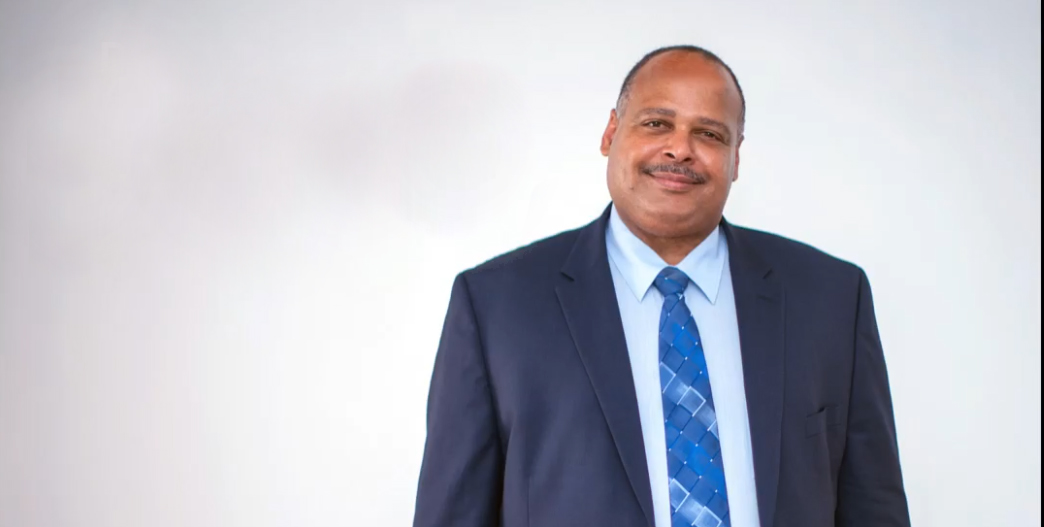 Hon Dr Ellis Webster