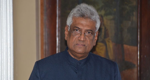 Dr-steve-surujbally-620x330