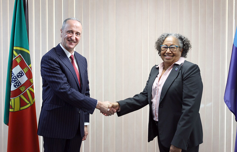 handshake of goodwill