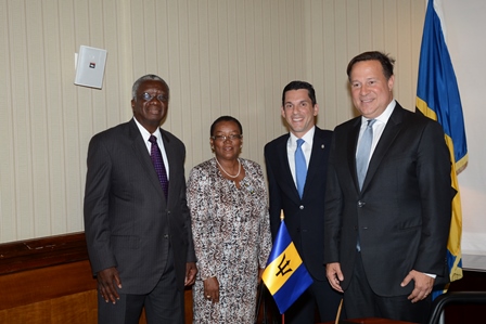 Barbados' Prime Minister Freundel Stuart; Minister of Foreign Affairs and Foreign Trade, Senator Maxine McClean; Vice Minister of Foreign Affairs, Luis Miguel Hincapi&eacute; and Panama's President, Juan Carlos Varela pose for a photograph